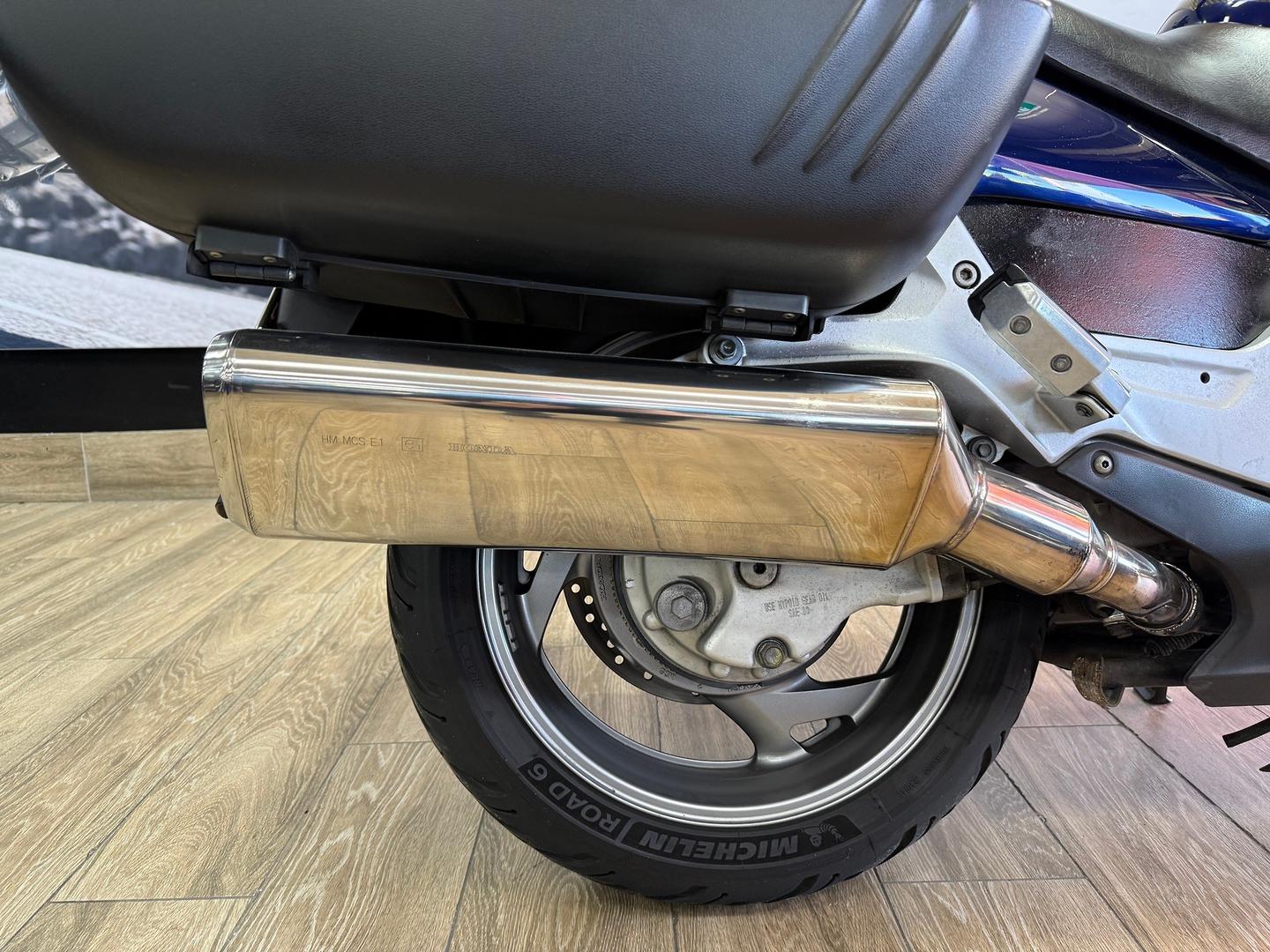 2004 HONDA ST1300 ROAD