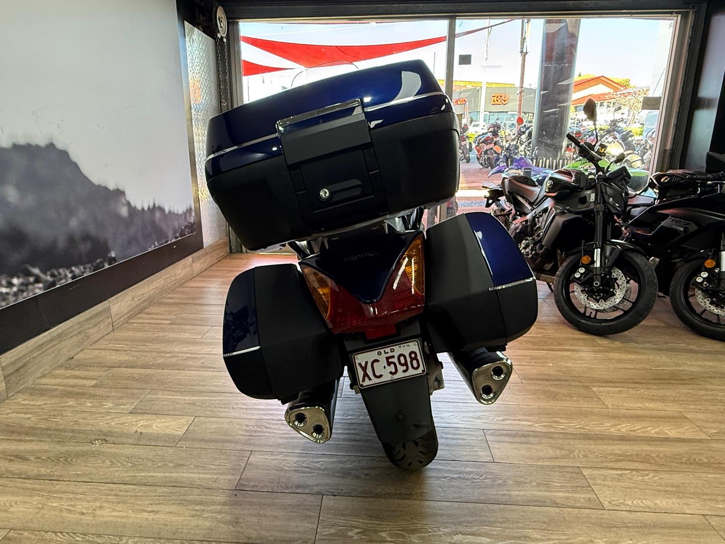 2004 HONDA ST1300 ROAD