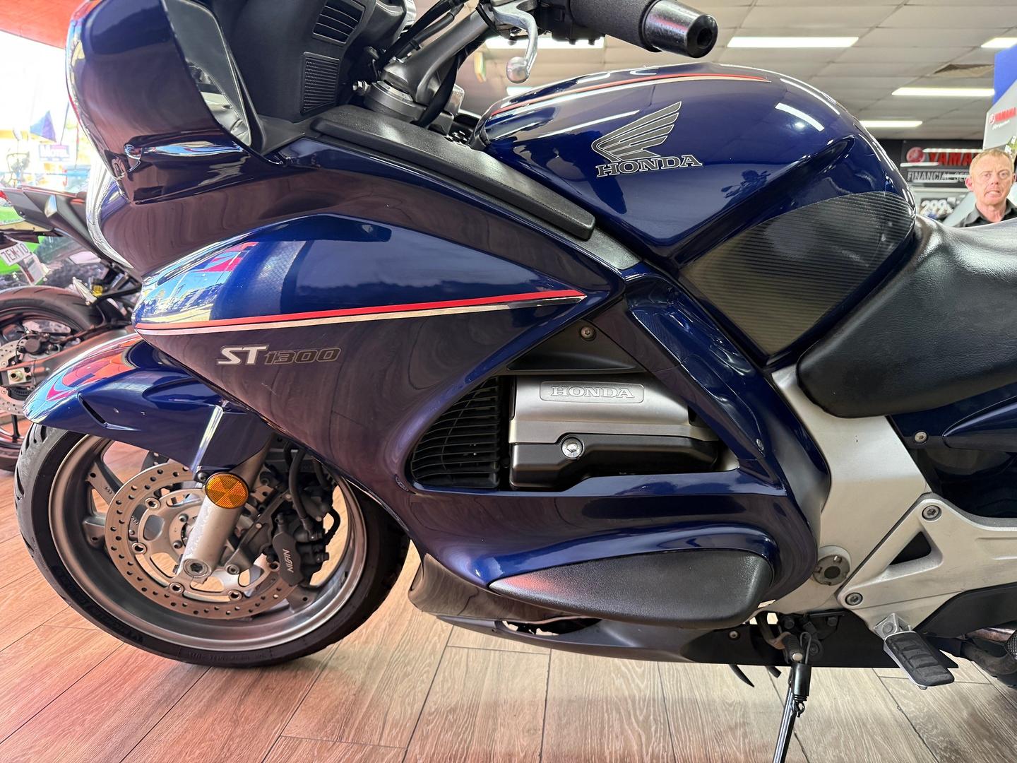 2004 HONDA ST1300 ROAD