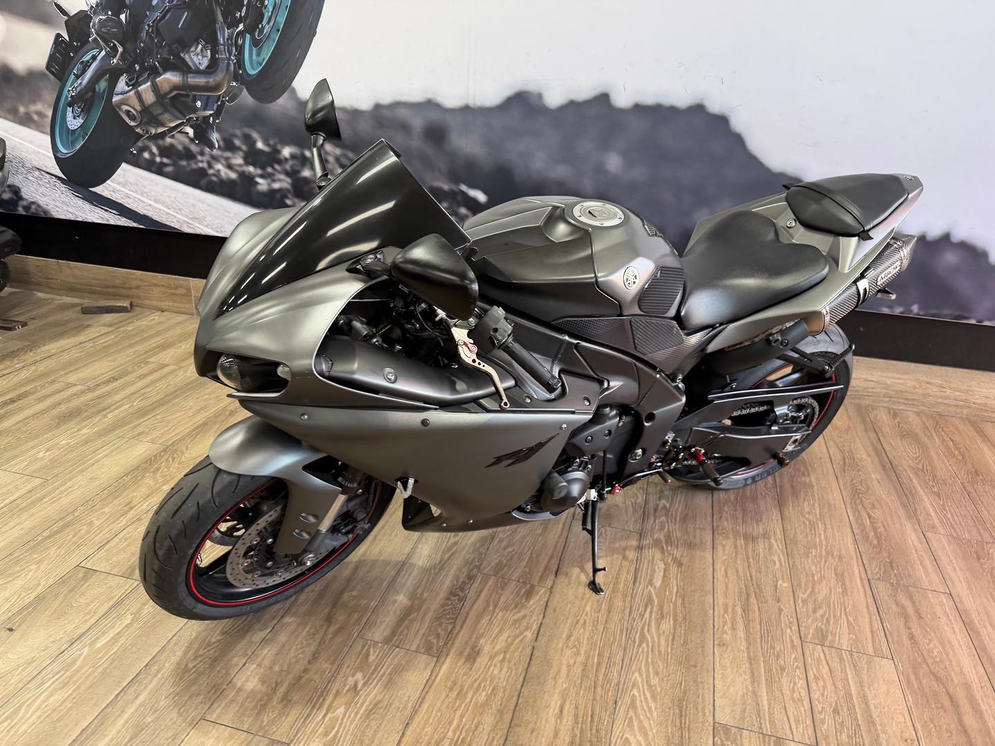 2012 YAMAHA YZF-R1 SPORTS