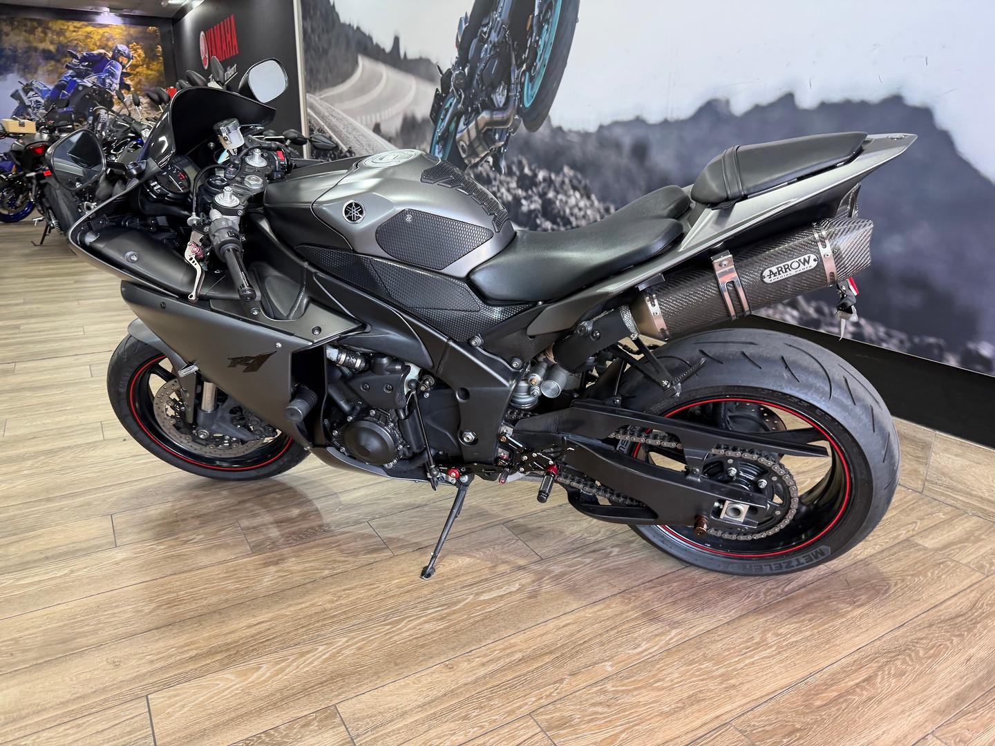 2012 YAMAHA YZF-R1 SPORTS