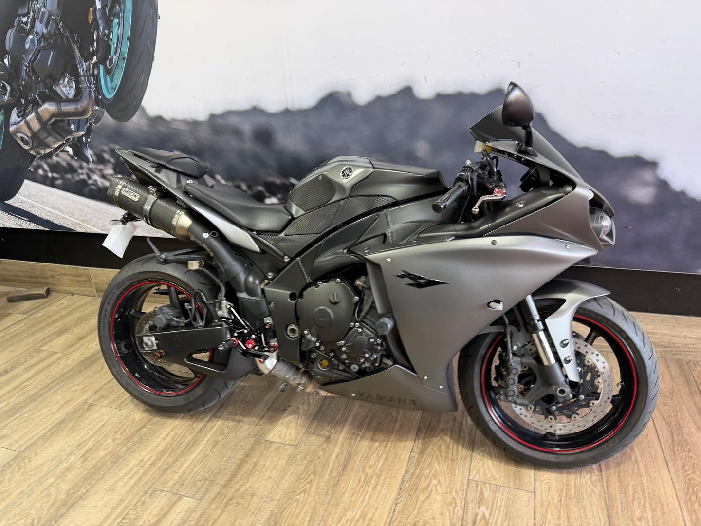 2012 YAMAHA YZF-R1 SPORTS