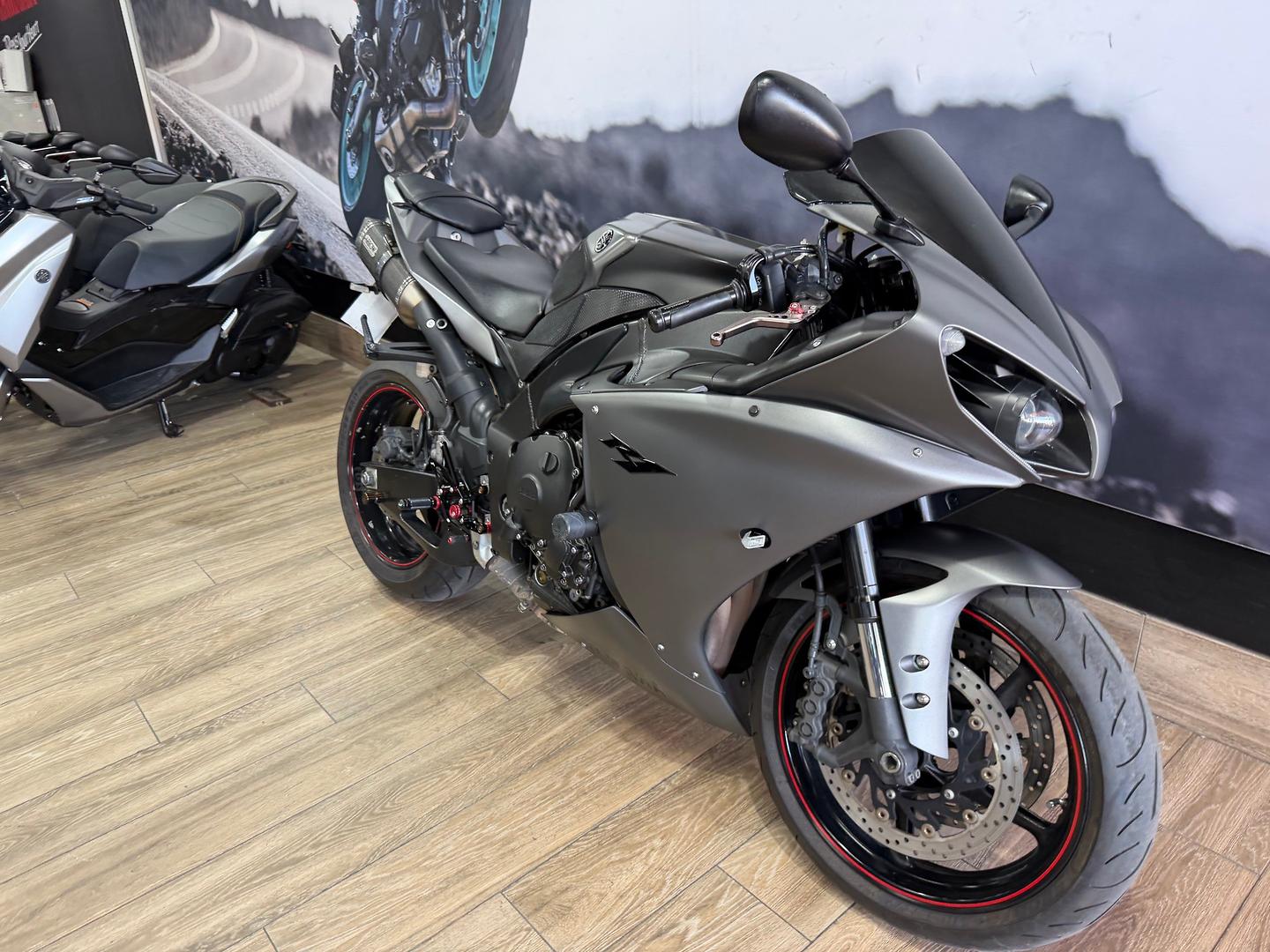 2012 YAMAHA YZF-R1 SPORTS