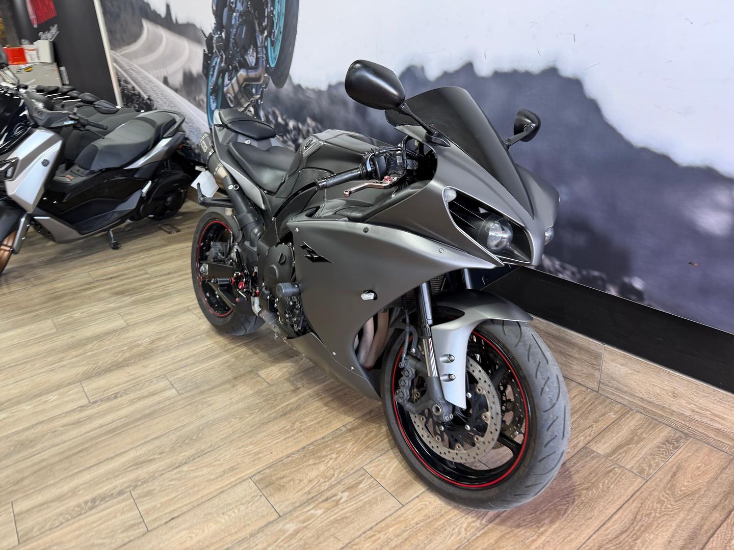 2012 YAMAHA YZF-R1 SPORTS