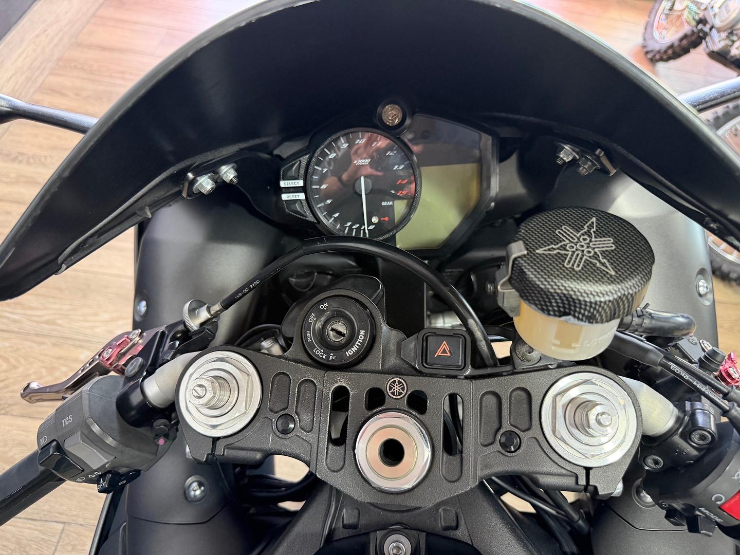 2012 YAMAHA YZF-R1 SPORTS