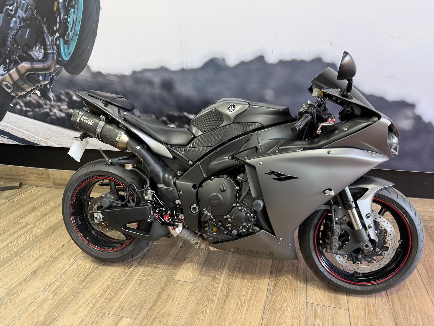2012 YAMAHA YZF-R1 SPORTS
