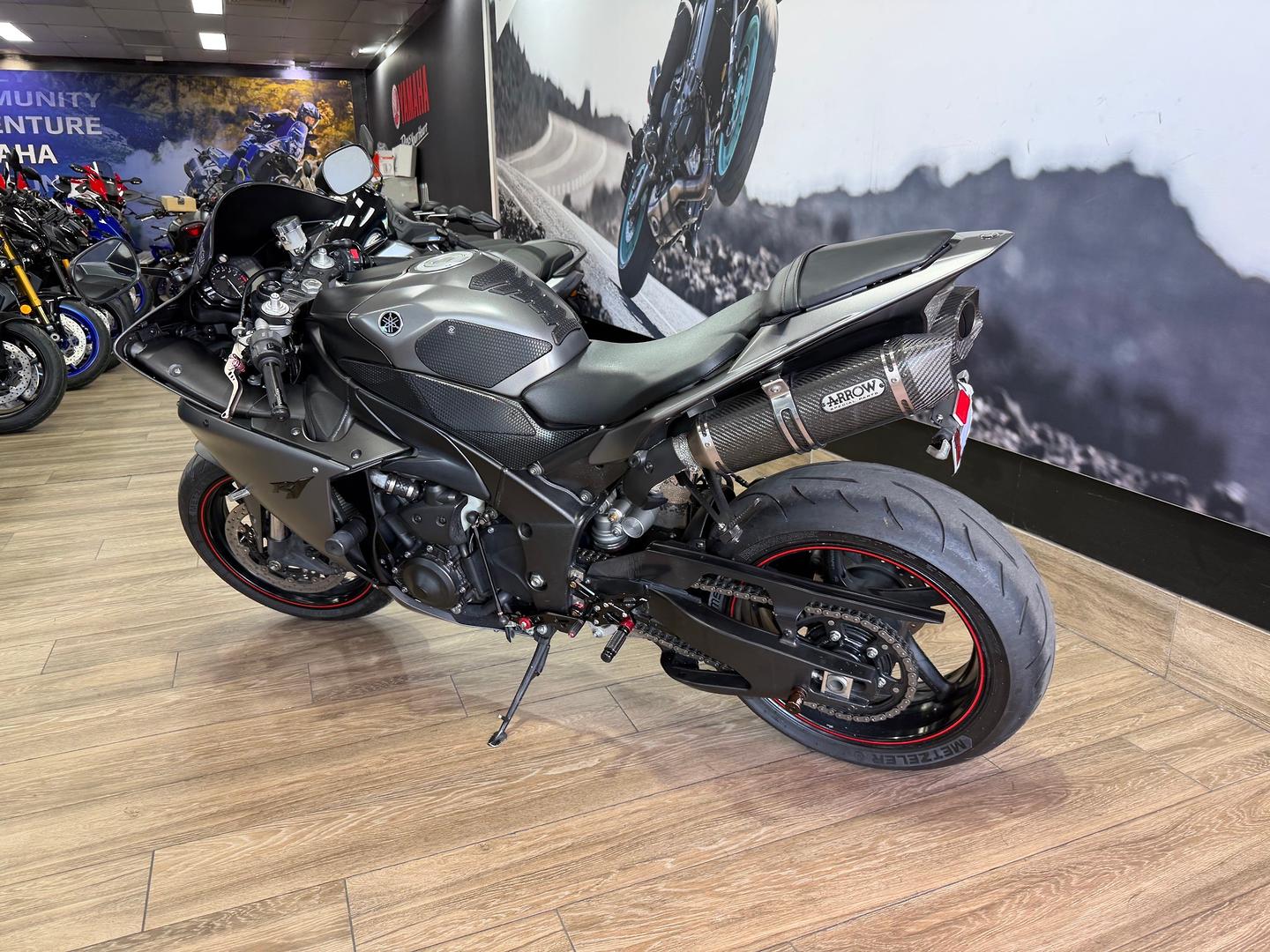2012 YAMAHA YZF-R1 SPORTS