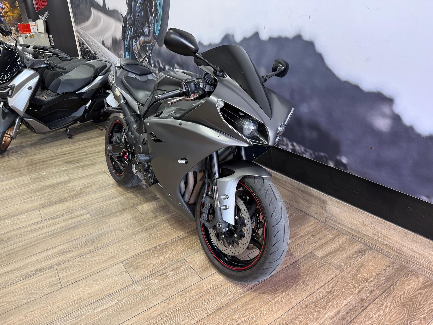 2012 YAMAHA YZF-R1 SPORTS