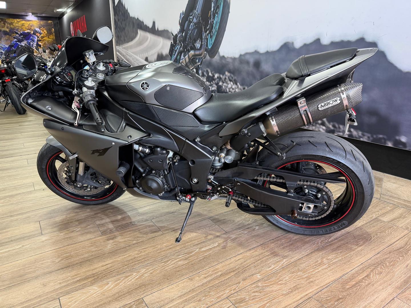 2012 YAMAHA YZF-R1 SPORTS