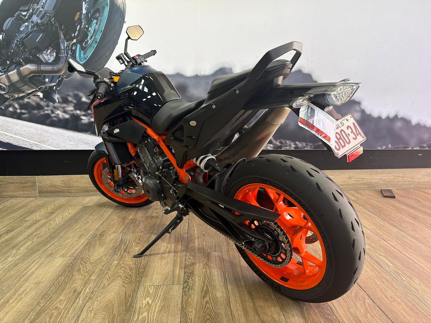 2023 KTM 890 DUKE R ROAD