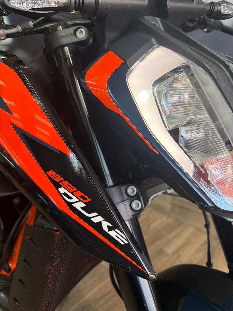 2023 KTM 890 DUKE R ROAD