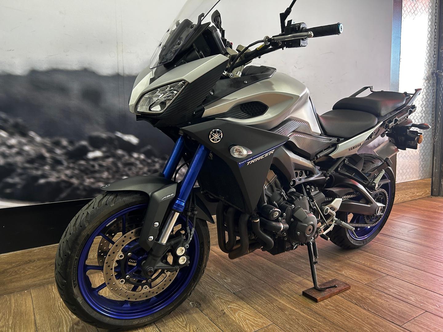 2016 YAMAHA MT-09 TRACER DUAL SPORTS