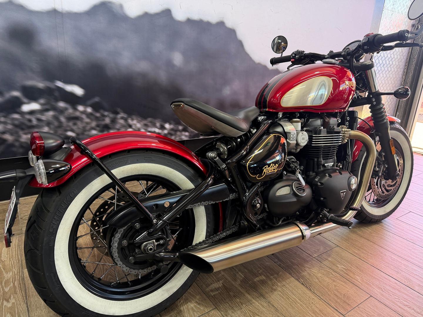 2022 TRIUMPH BONNEVILLE BOBBER GOLDLINE ROAD