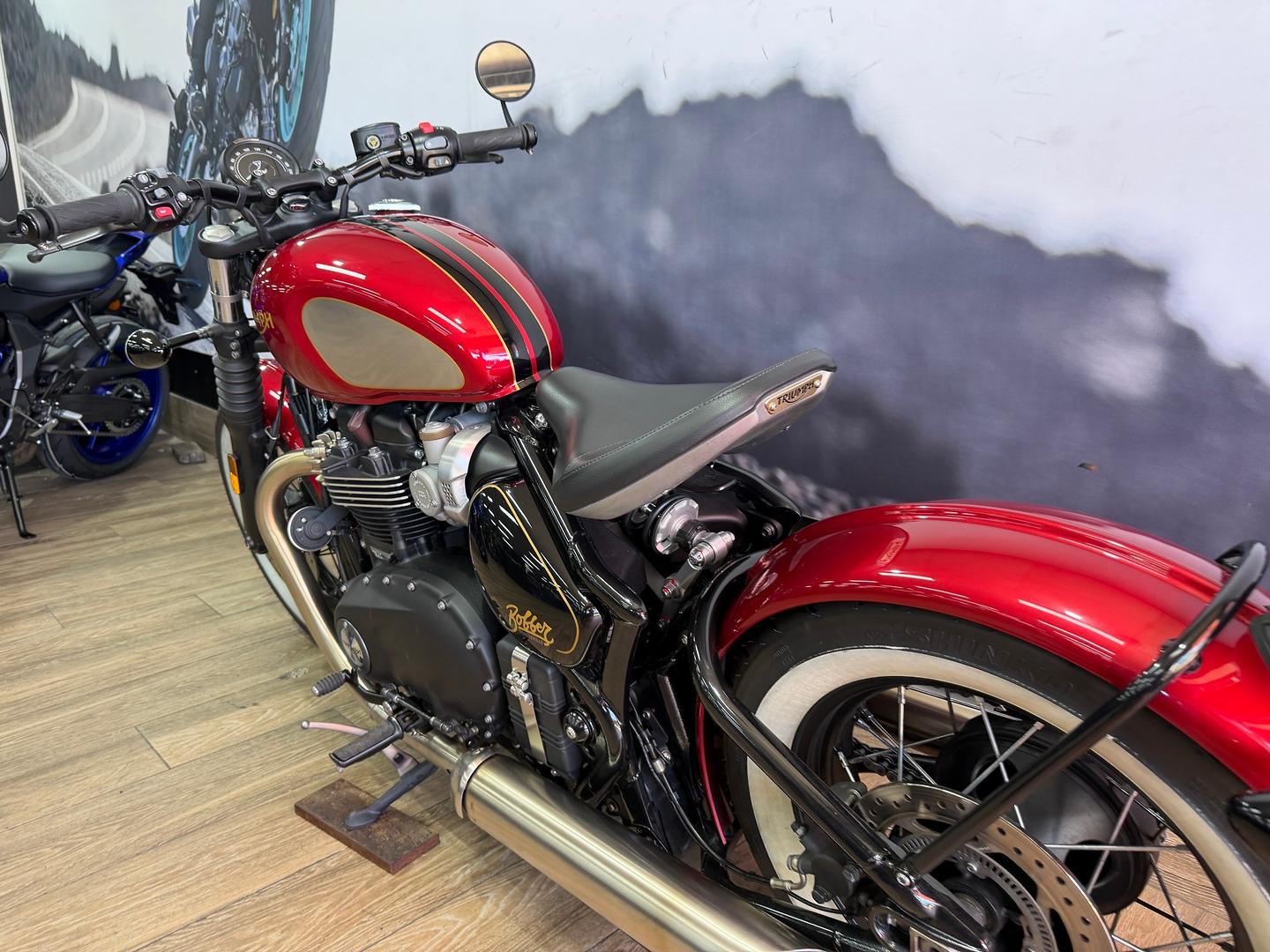2022 TRIUMPH BONNEVILLE BOBBER GOLDLINE ROAD