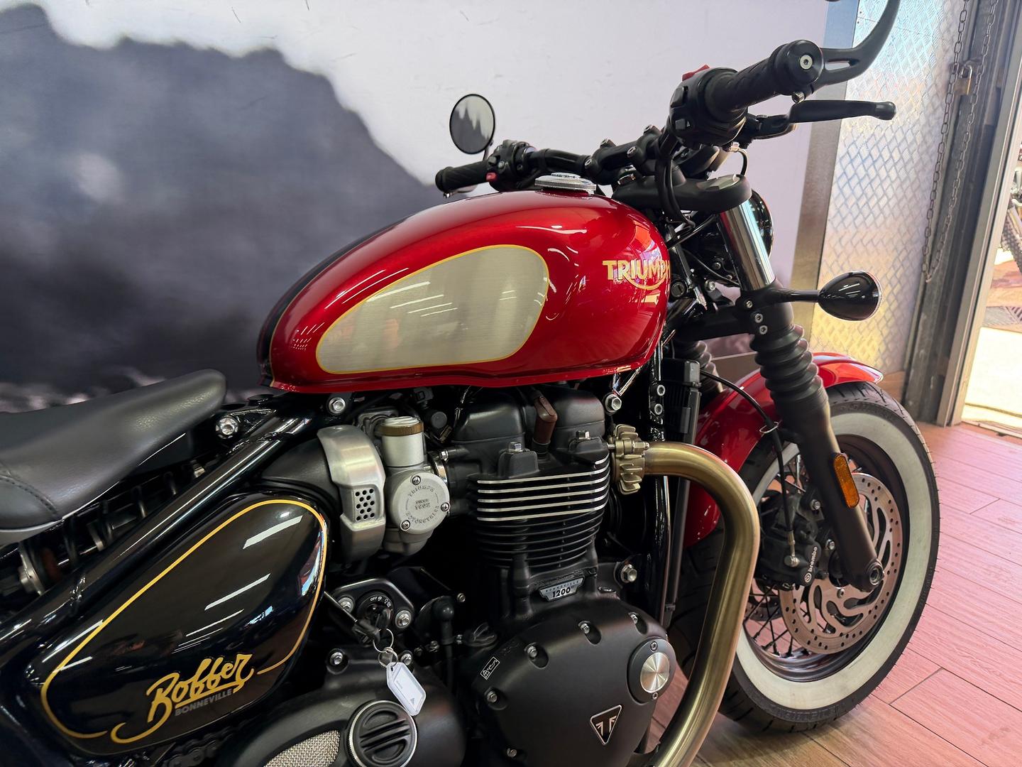 2022 TRIUMPH BONNEVILLE BOBBER GOLDLINE ROAD
