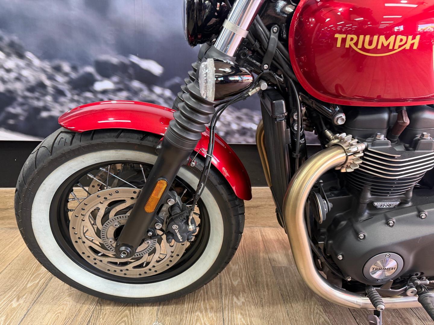 2022 TRIUMPH BONNEVILLE BOBBER GOLDLINE ROAD