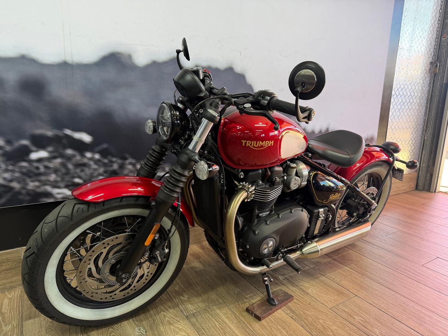 2022 TRIUMPH BONNEVILLE BOBBER GOLDLINE ROAD