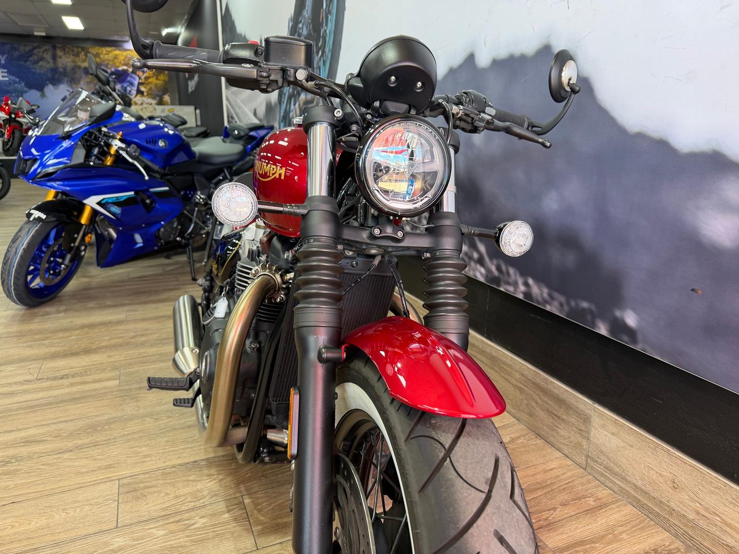 2022 TRIUMPH BONNEVILLE BOBBER GOLDLINE ROAD