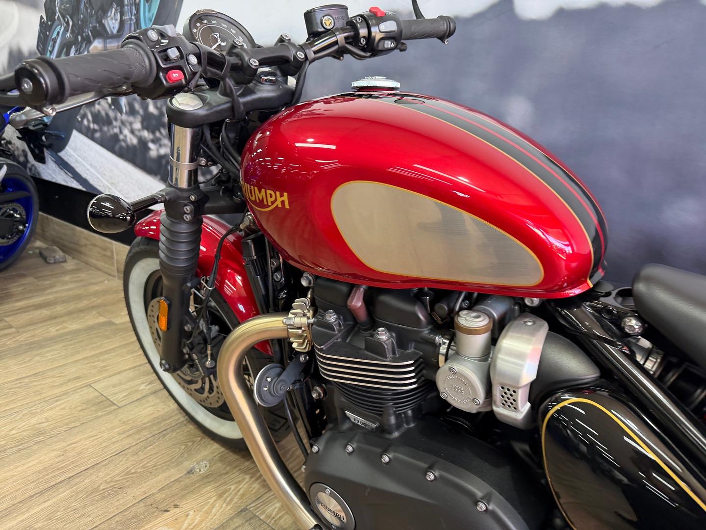 2022 TRIUMPH BONNEVILLE BOBBER GOLDLINE ROAD