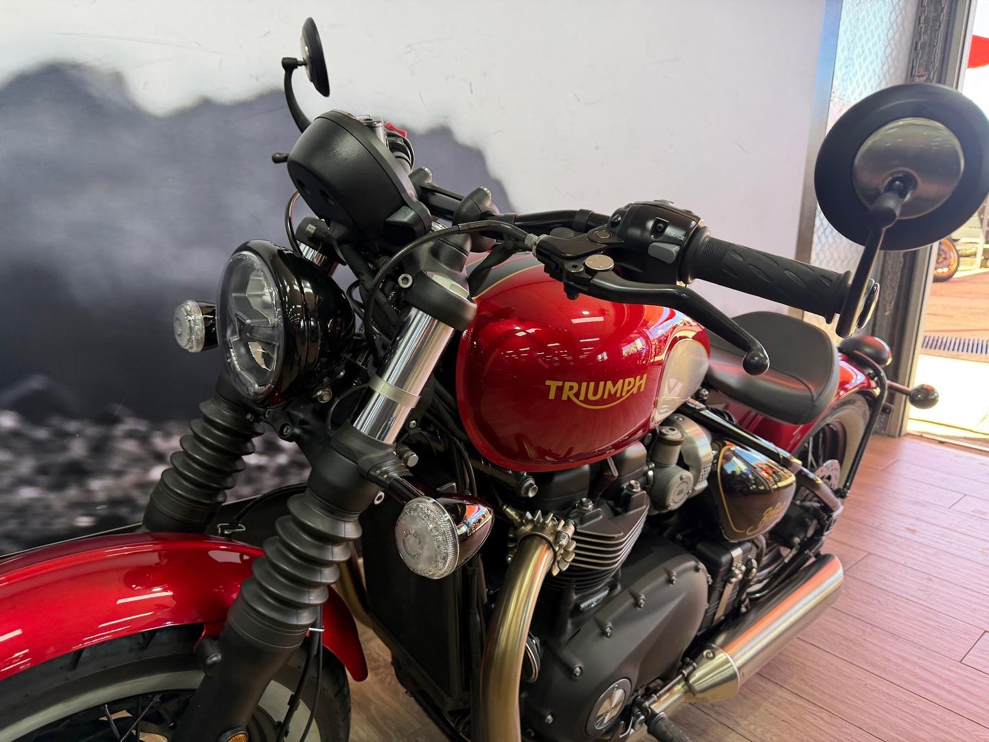 2022 TRIUMPH BONNEVILLE BOBBER GOLDLINE ROAD