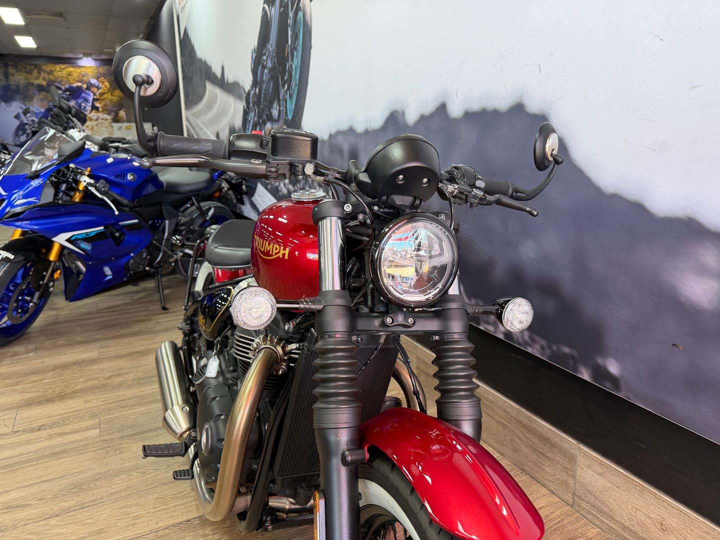 2022 TRIUMPH BONNEVILLE BOBBER GOLDLINE ROAD