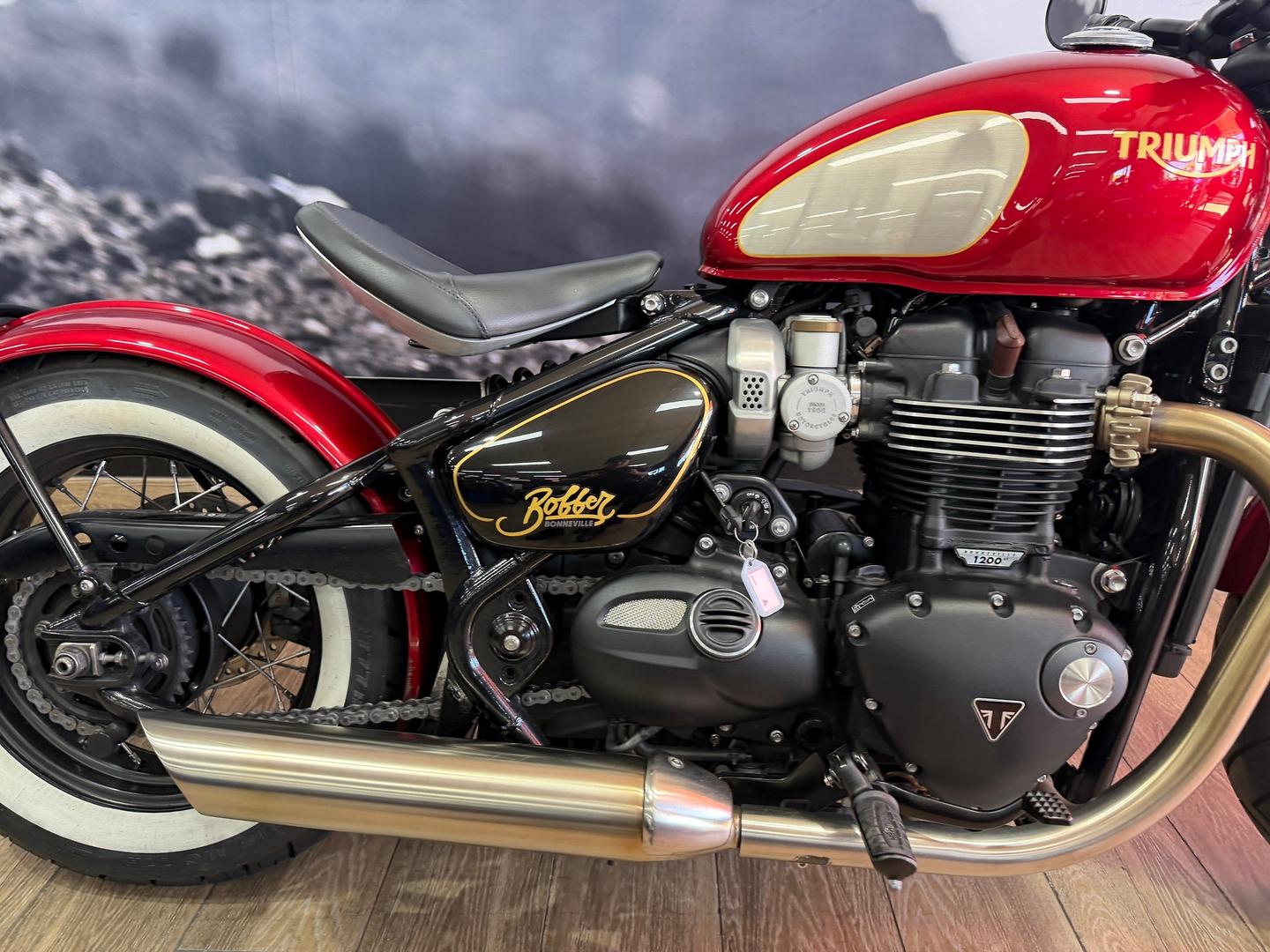 2022 TRIUMPH BONNEVILLE BOBBER GOLDLINE ROAD