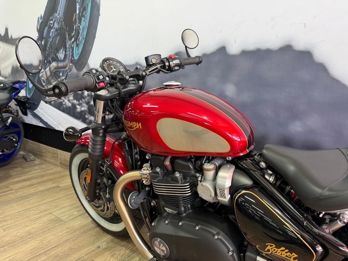 2022 TRIUMPH BONNEVILLE BOBBER GOLDLINE ROAD