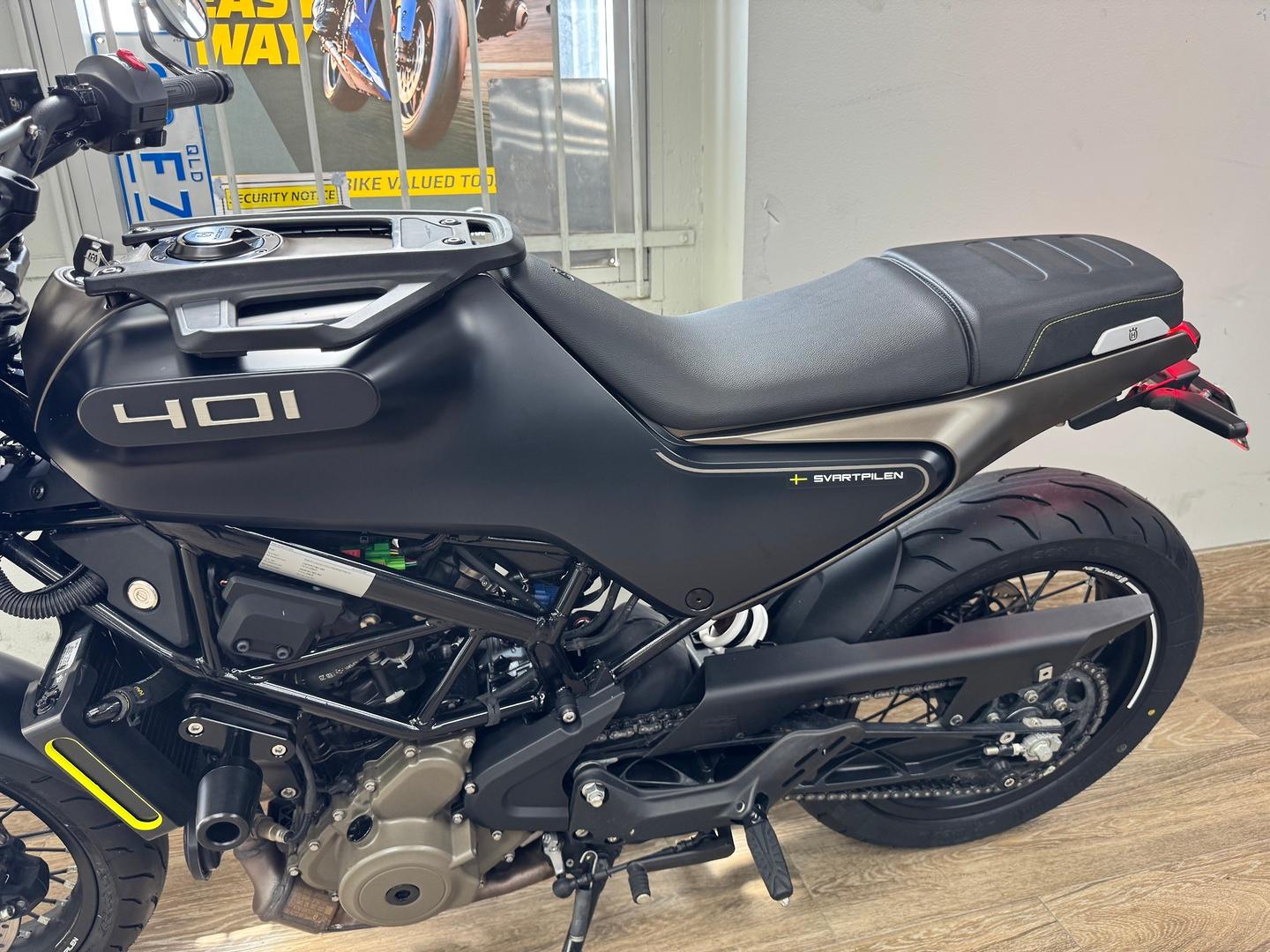 2023 HUSQVARNA SVARTPILEN 401 ROAD