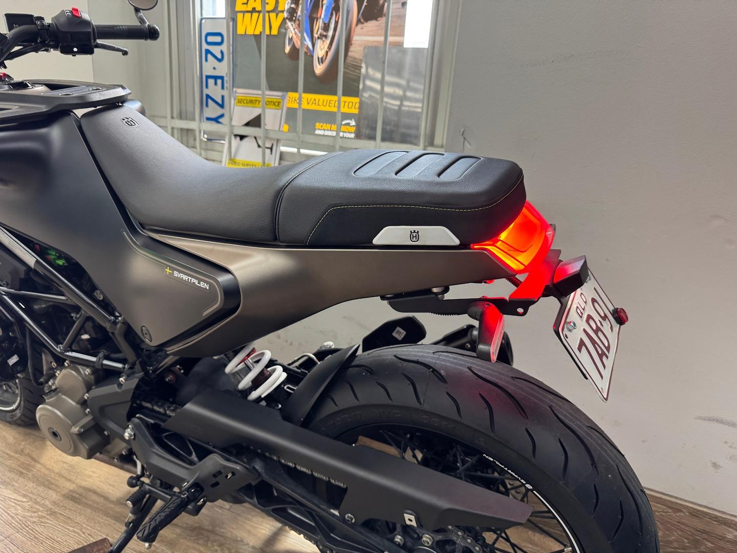 2023 HUSQVARNA SVARTPILEN 401 ROAD