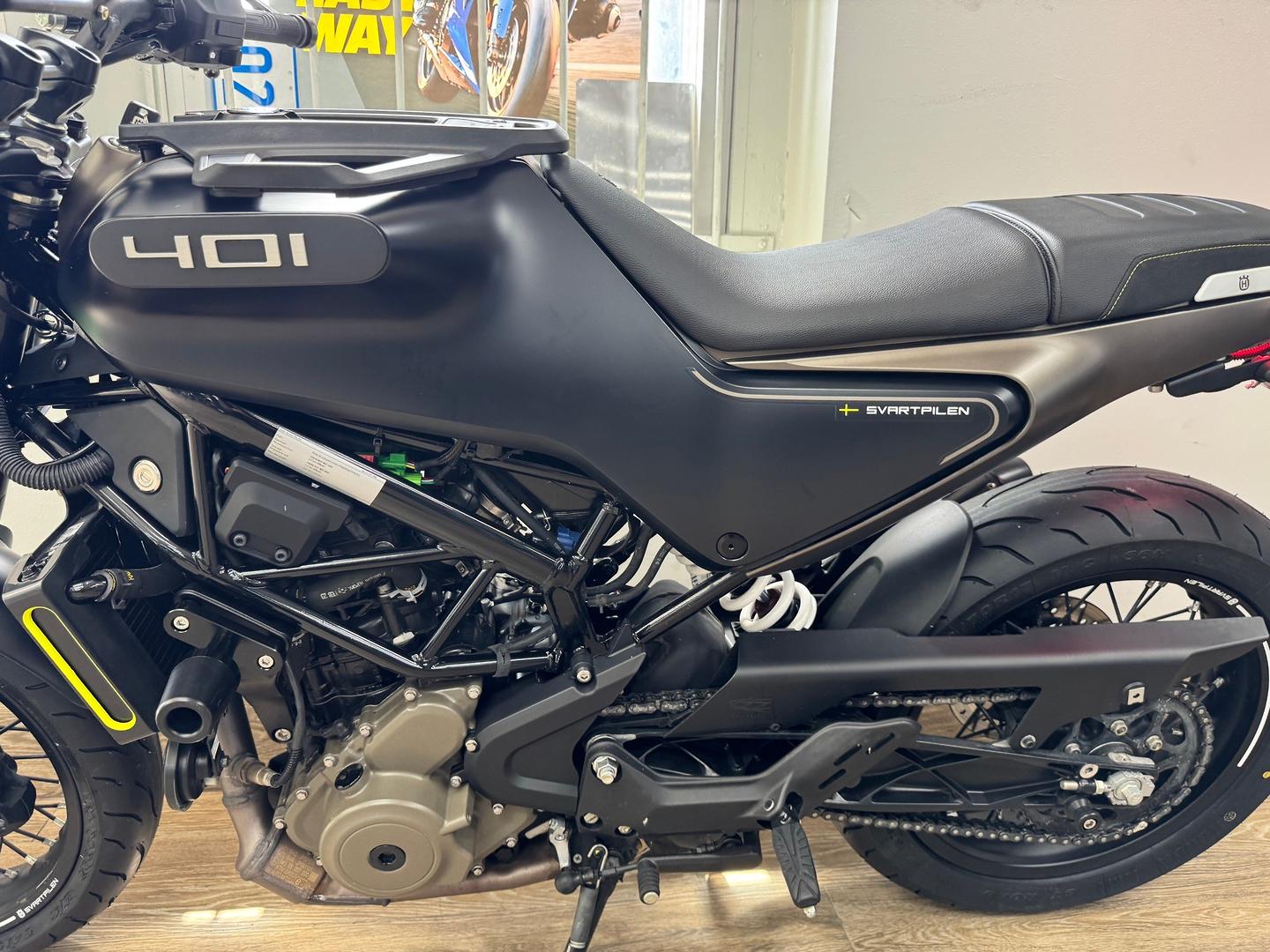 2023 HUSQVARNA SVARTPILEN 401 ROAD