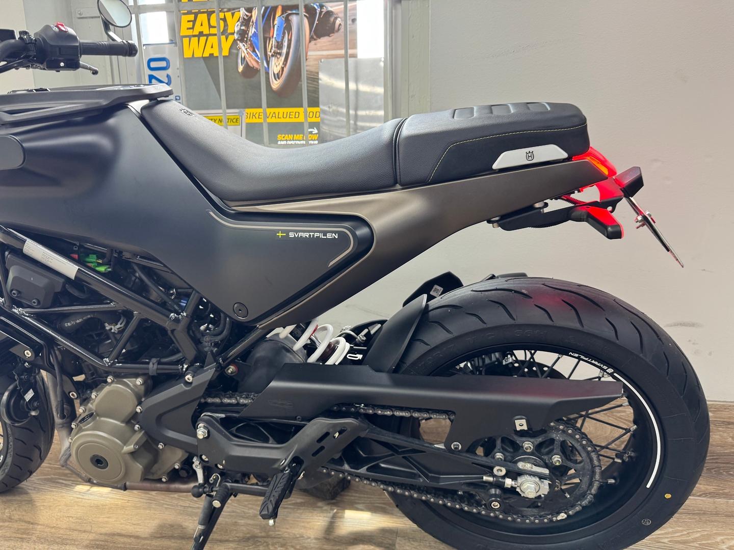 2023 HUSQVARNA SVARTPILEN 401 ROAD