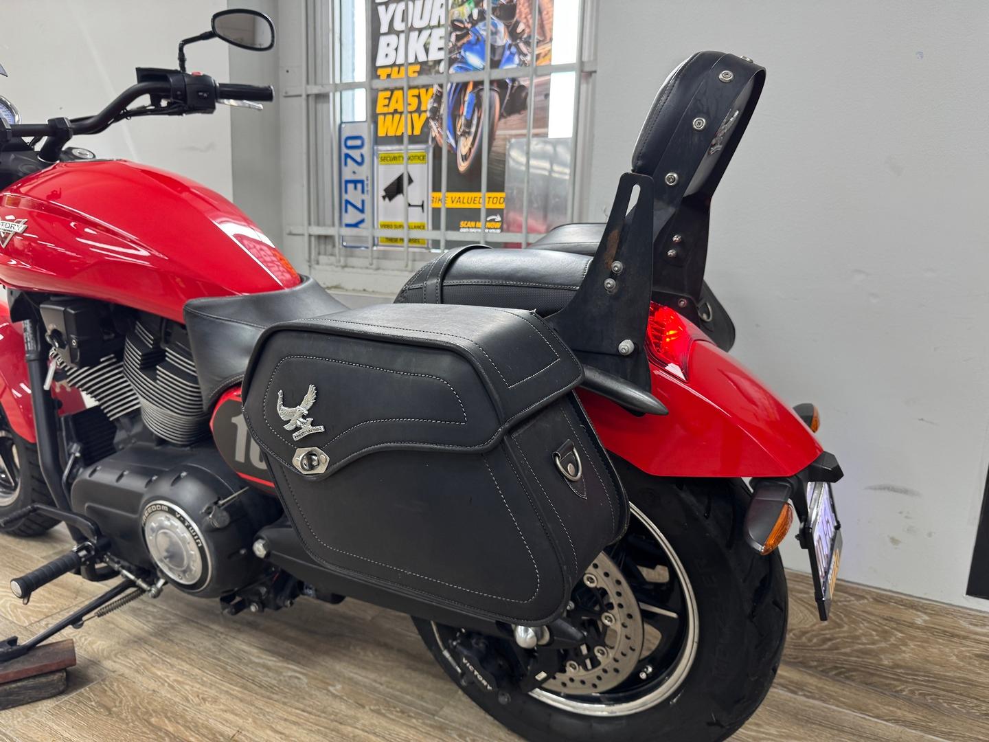 2016 VICTORY JUDGE CRUISER