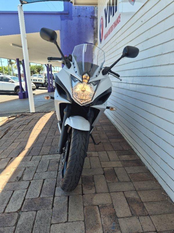 2013 YAMAHA FZ6R ROAD