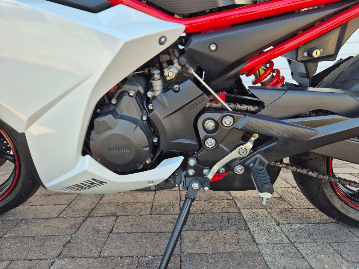 2013 YAMAHA FZ6R ROAD