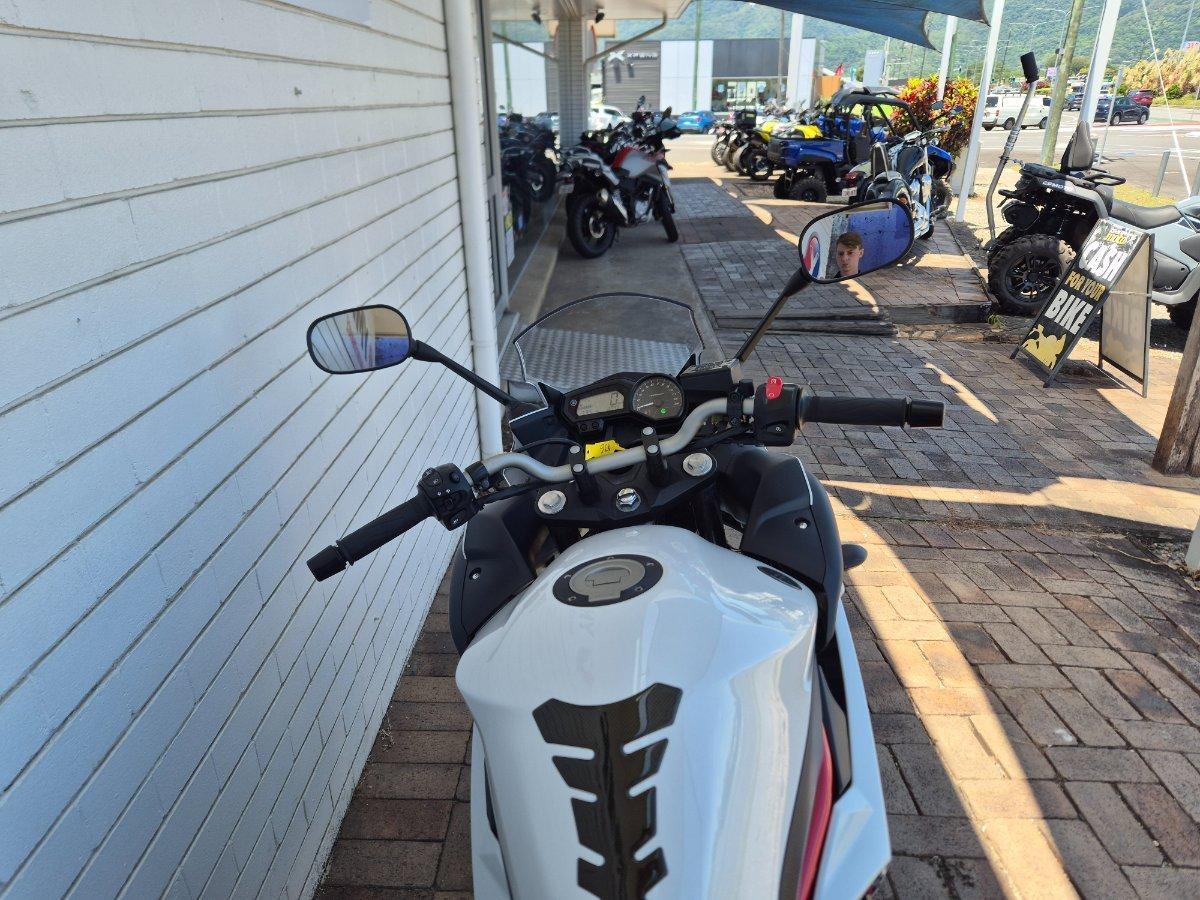 2013 YAMAHA FZ6R ROAD