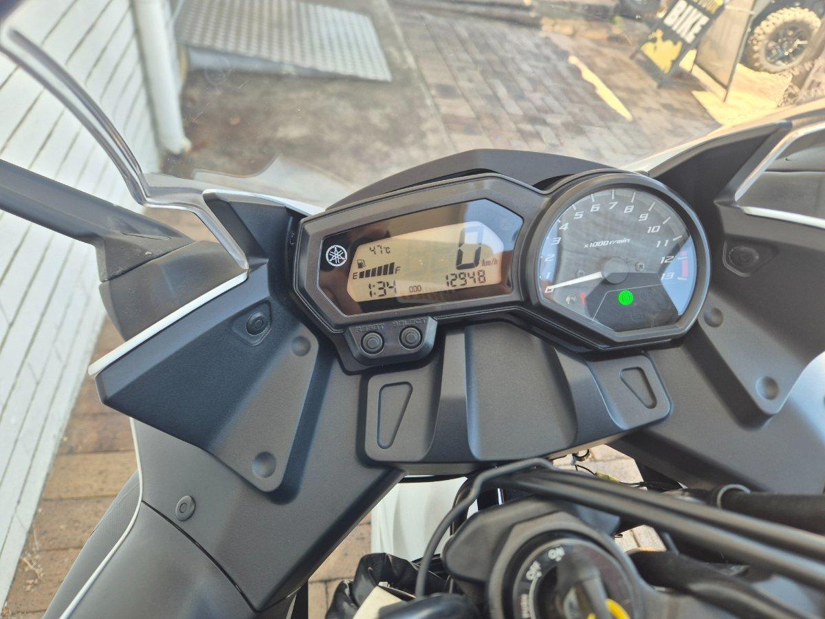 2013 YAMAHA FZ6R ROAD