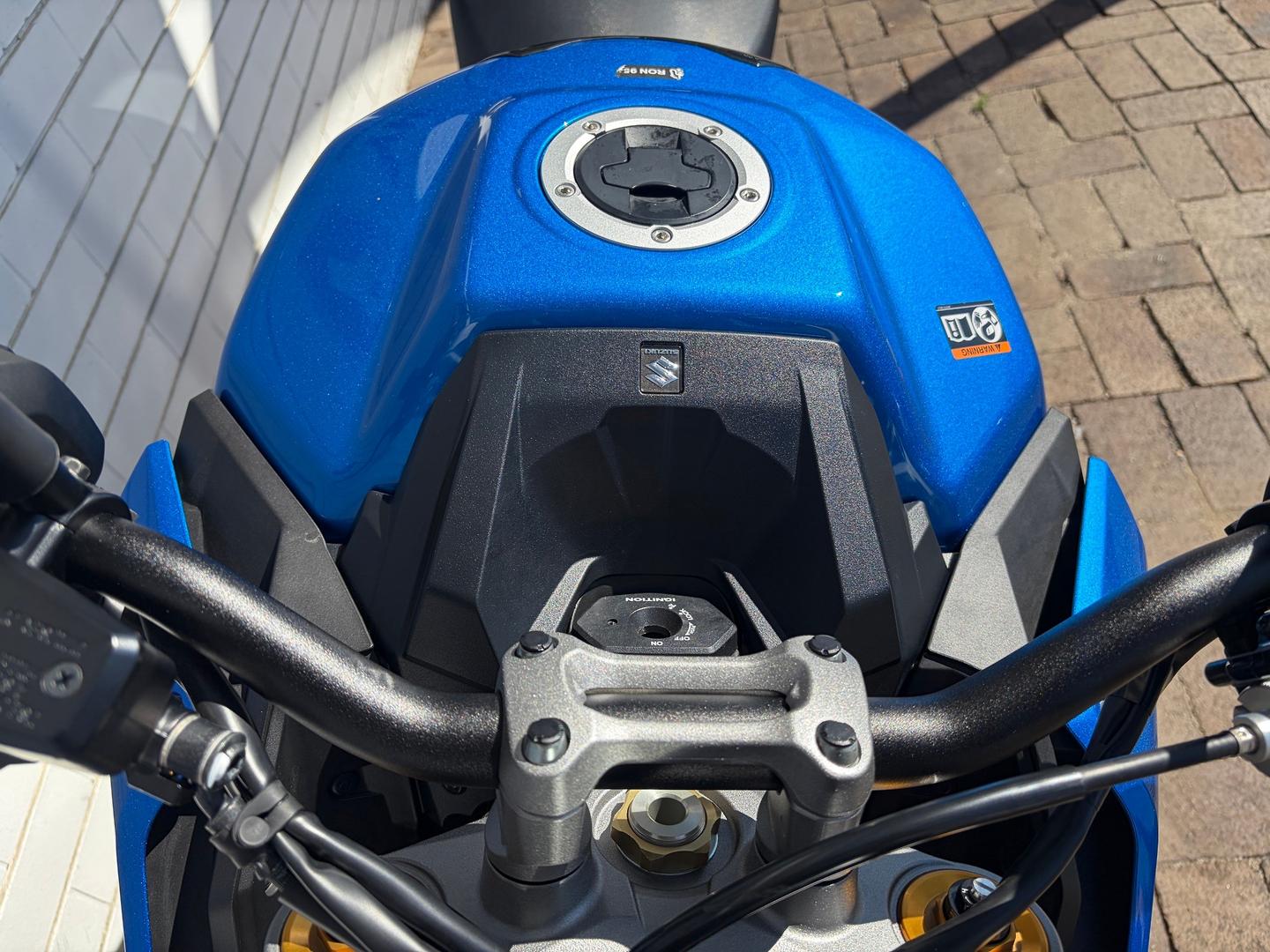 2023 SUZUKI GSX-S1000 ROAD