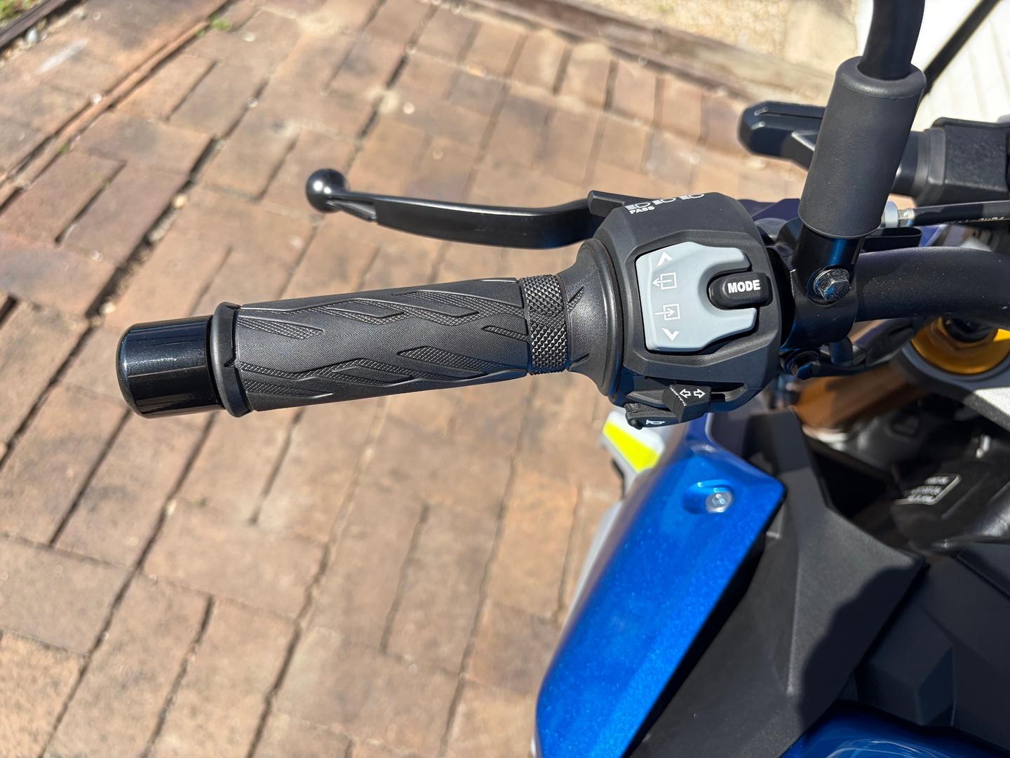 2023 SUZUKI GSX-S1000 ROAD
