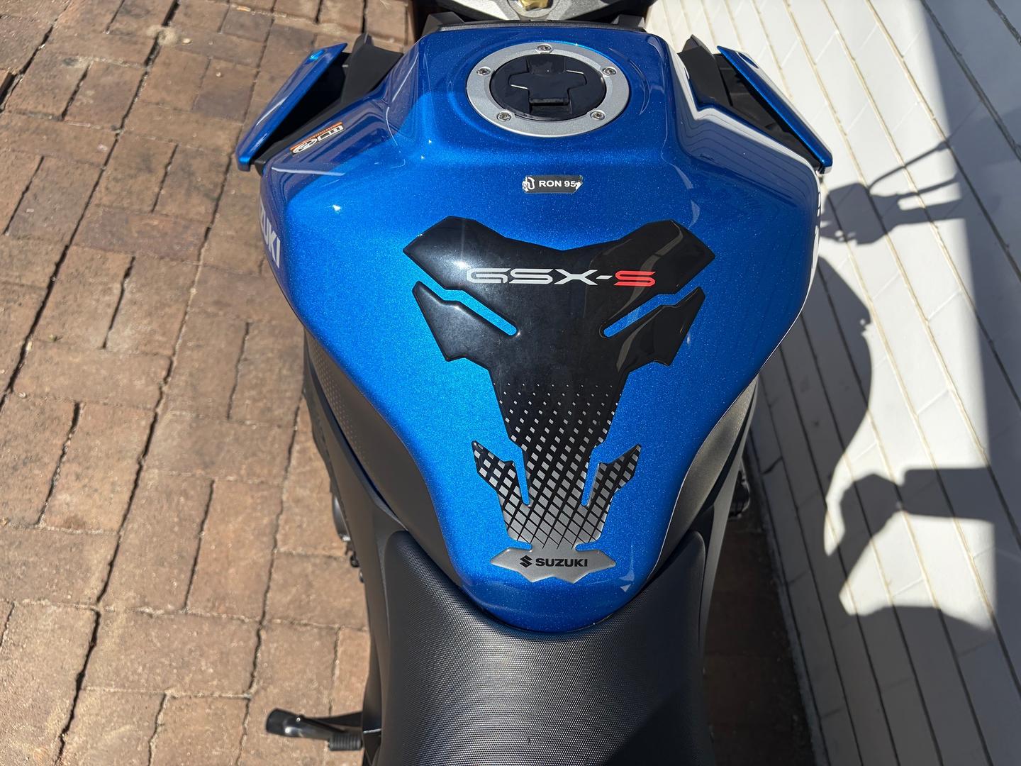 2023 SUZUKI GSX-S1000 ROAD