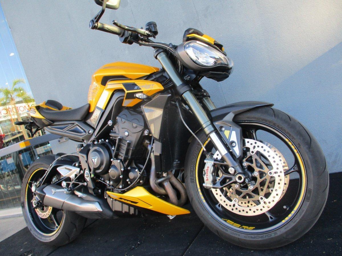 2025 TRIUMPH STREET TRIPLE RS ROAD