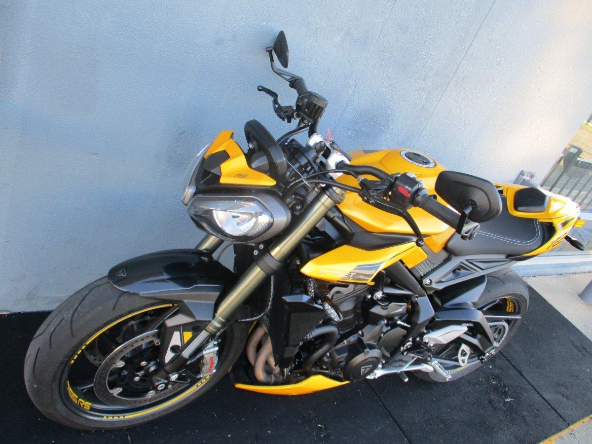 2025 TRIUMPH STREET TRIPLE RS ROAD