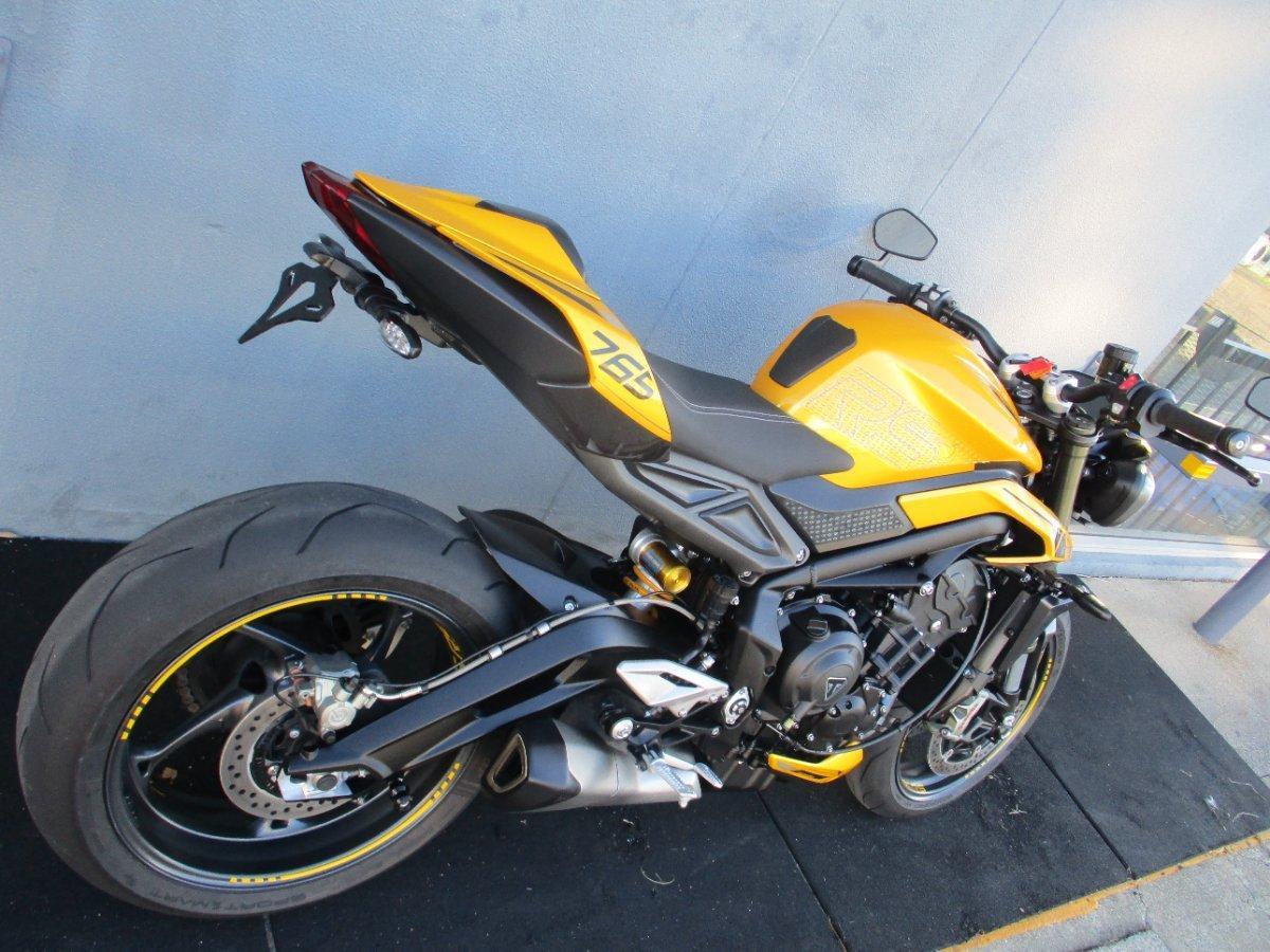 2025 TRIUMPH STREET TRIPLE RS ROAD