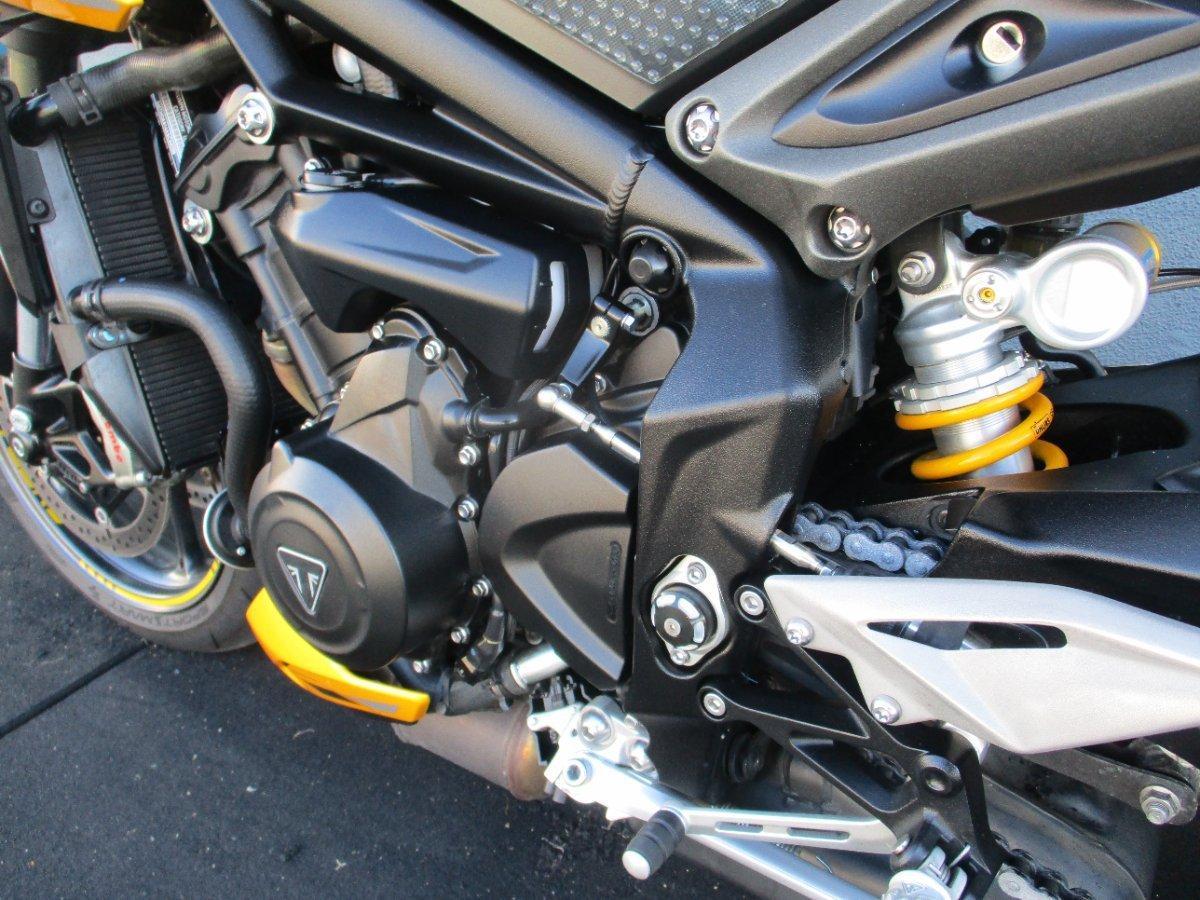 2025 TRIUMPH STREET TRIPLE RS ROAD
