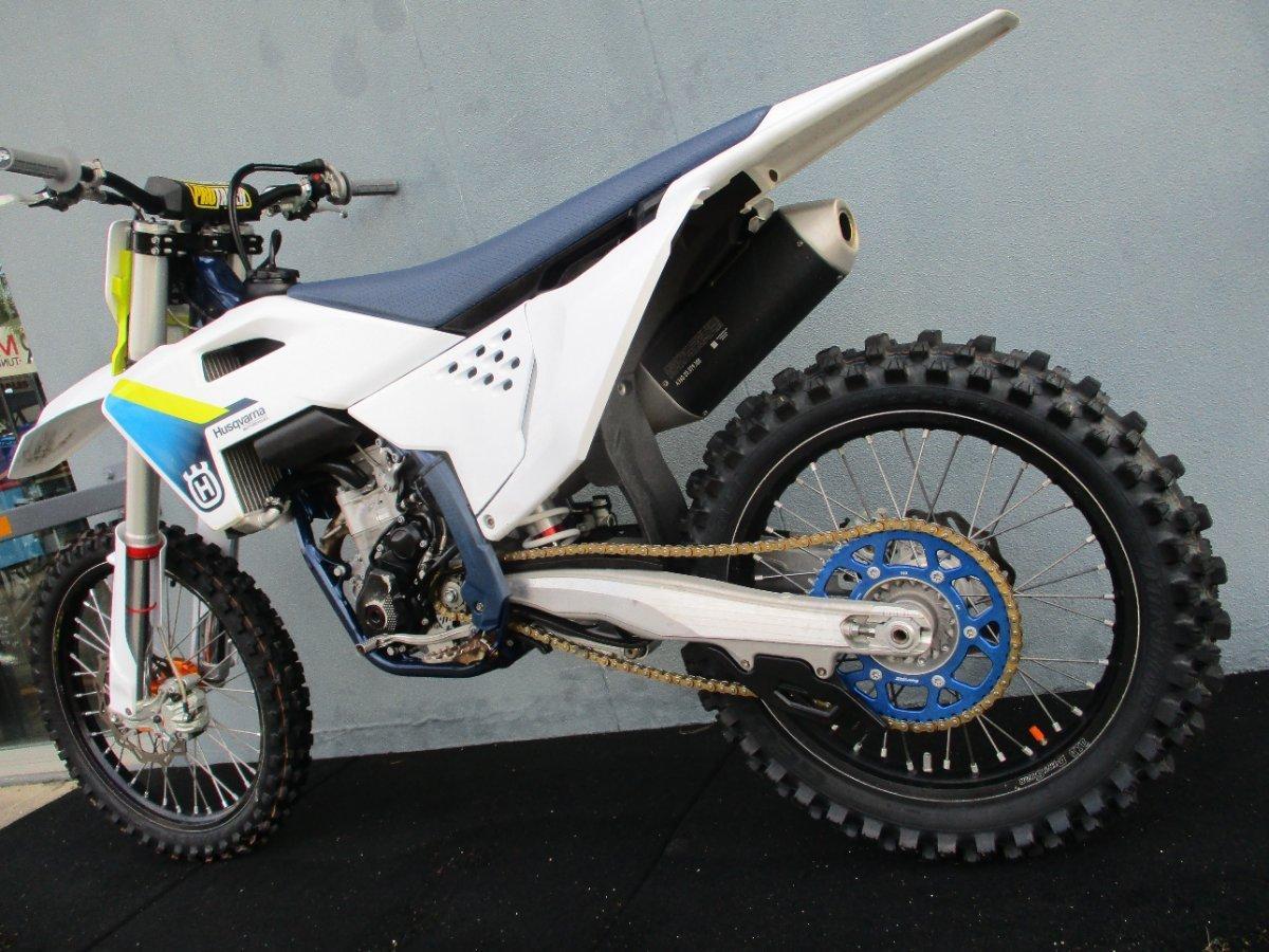 2025 HUSQVARNA FC250 MOTOCROSS