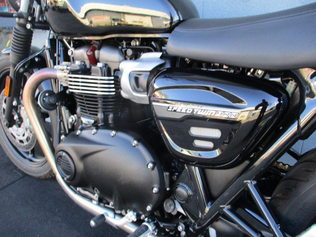 2025 TRIUMPH BONNEVILLE SPEED TWIN ROAD