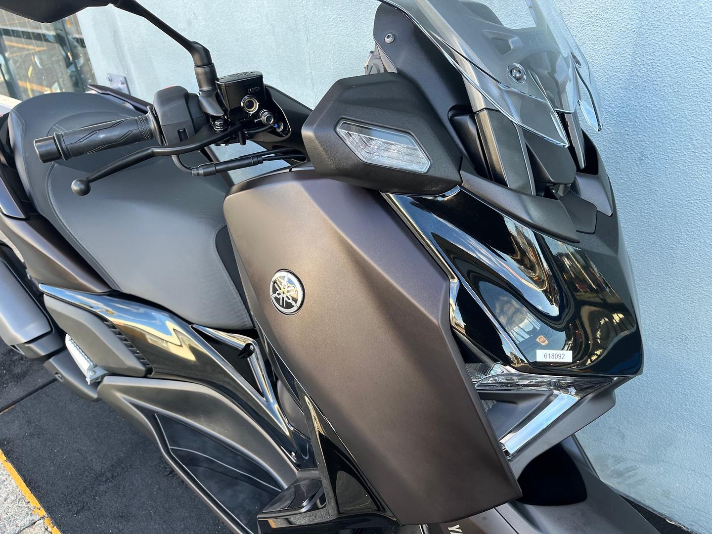 2025 YAMAHA XMAX 300 V2 SCOOTER