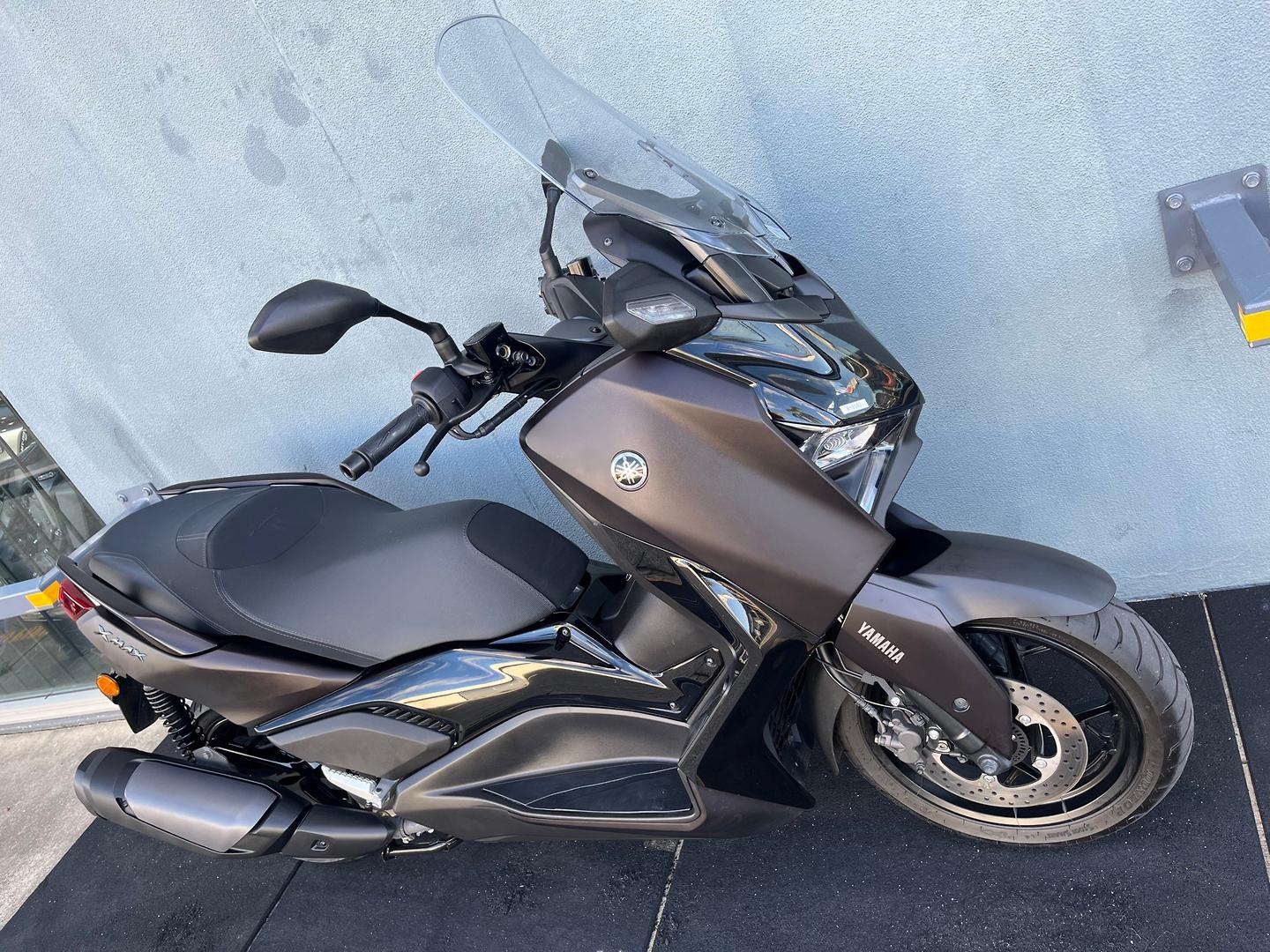 2025 YAMAHA XMAX 300 V2 SCOOTER