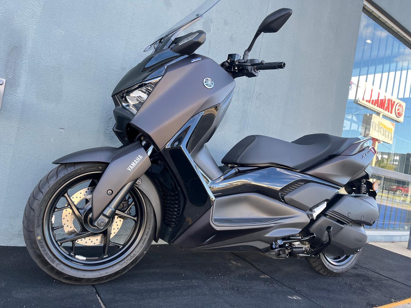 2025 YAMAHA XMAX 300 V2 SCOOTER
