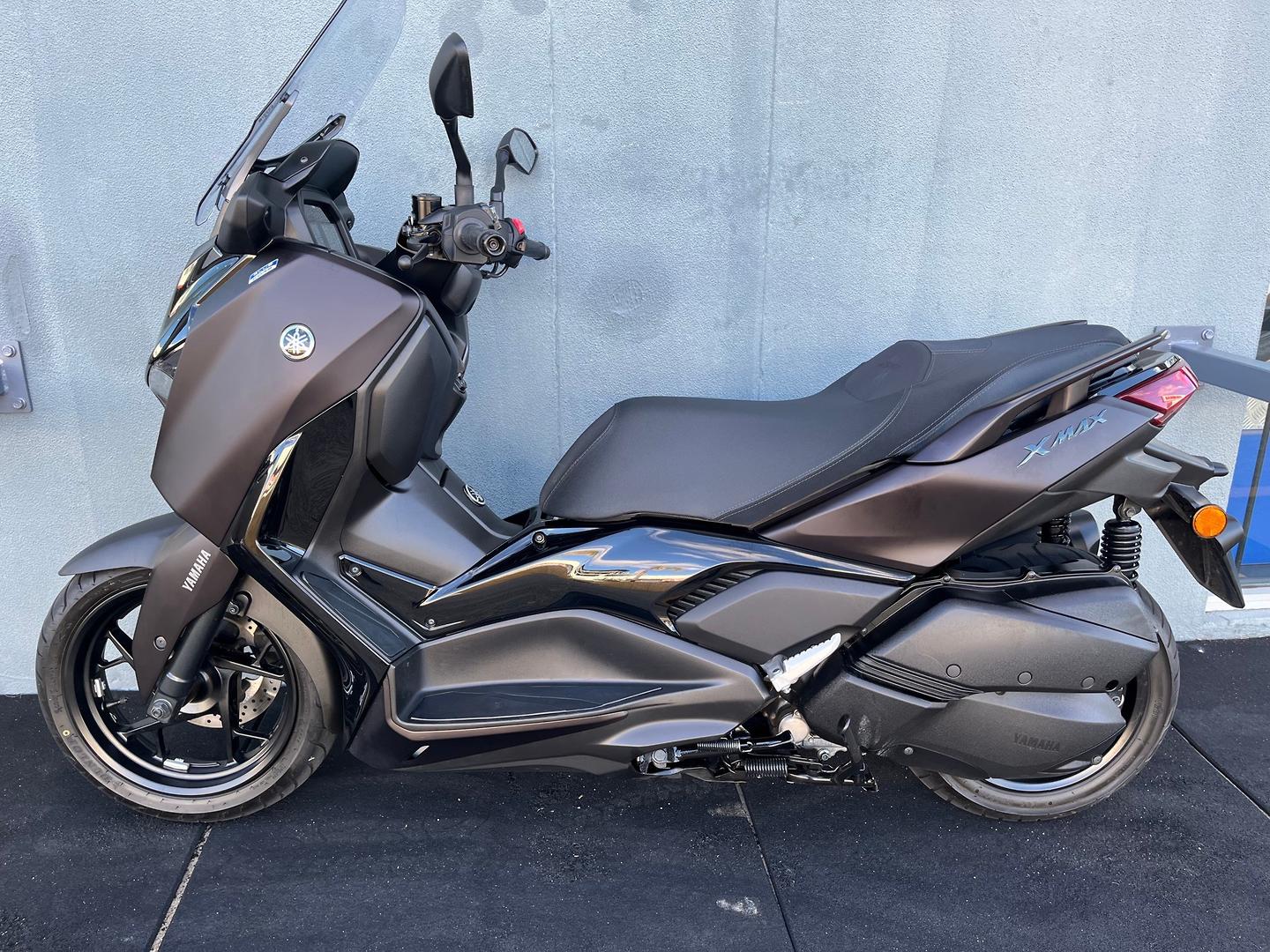 2025 YAMAHA XMAX 300 V2 SCOOTER