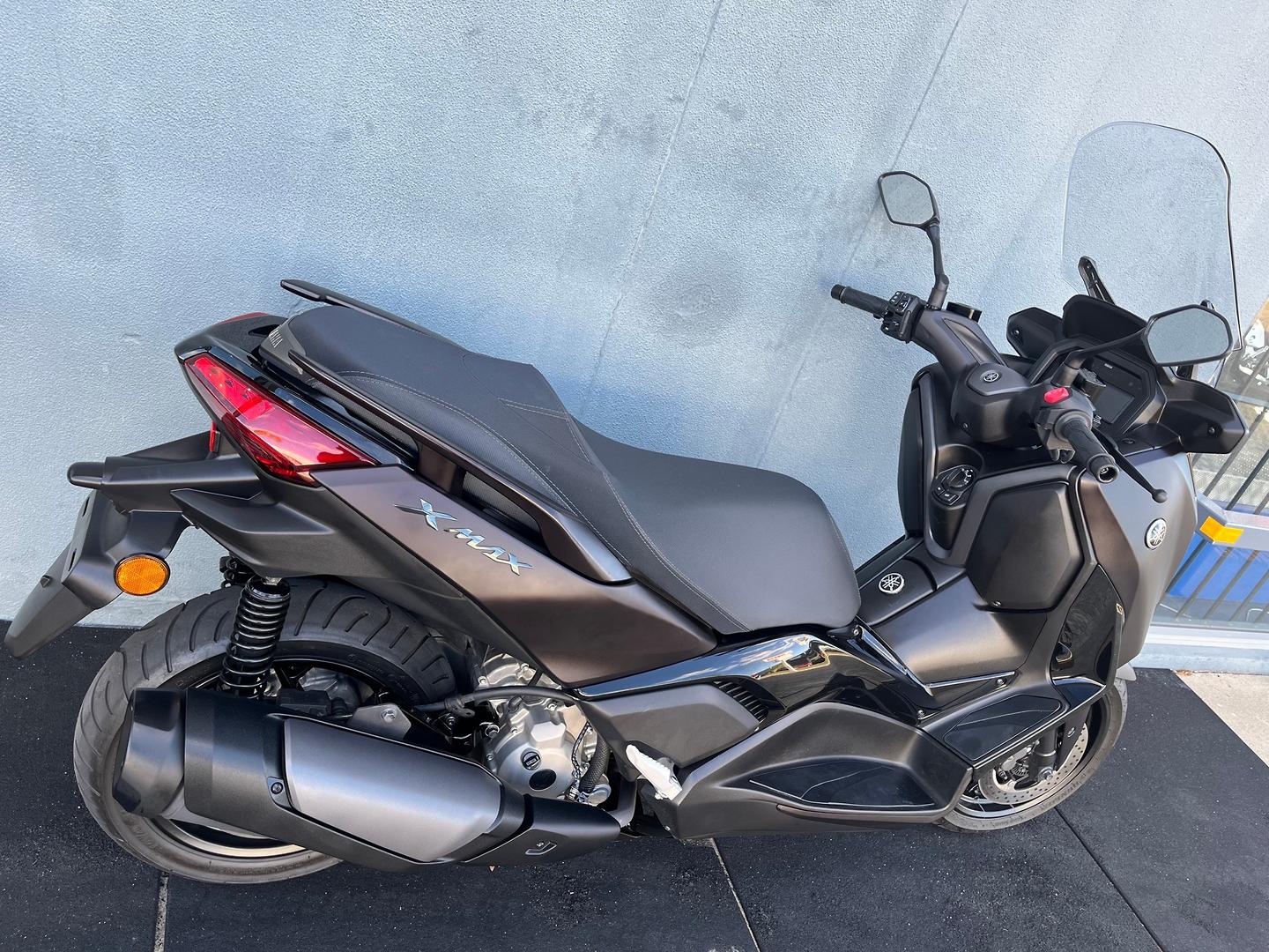 2025 YAMAHA XMAX 300 V2 SCOOTER